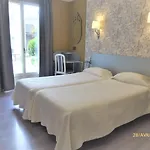 Beaune Hotel ביון