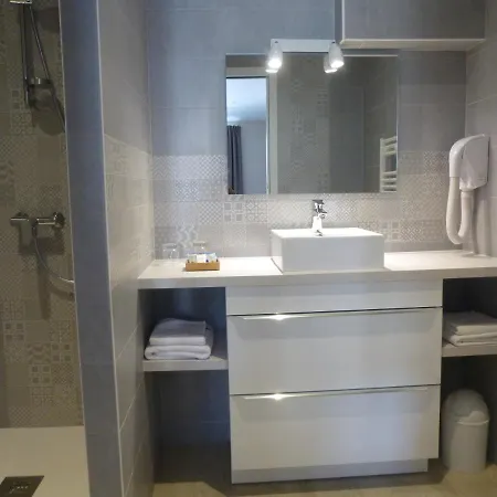 فندق Beaune Hotel 2*