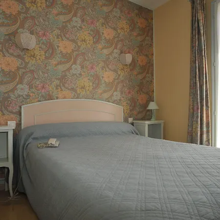 Beaune Hotel 2*