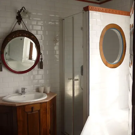 Beaune Hotel Готель 2*