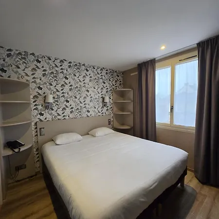 Готель Beaune Hotel 2*