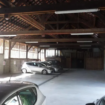 Готель Beaune Hotel