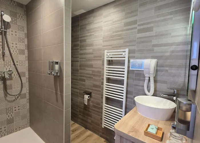 Hotell Beaune Hotel 2*